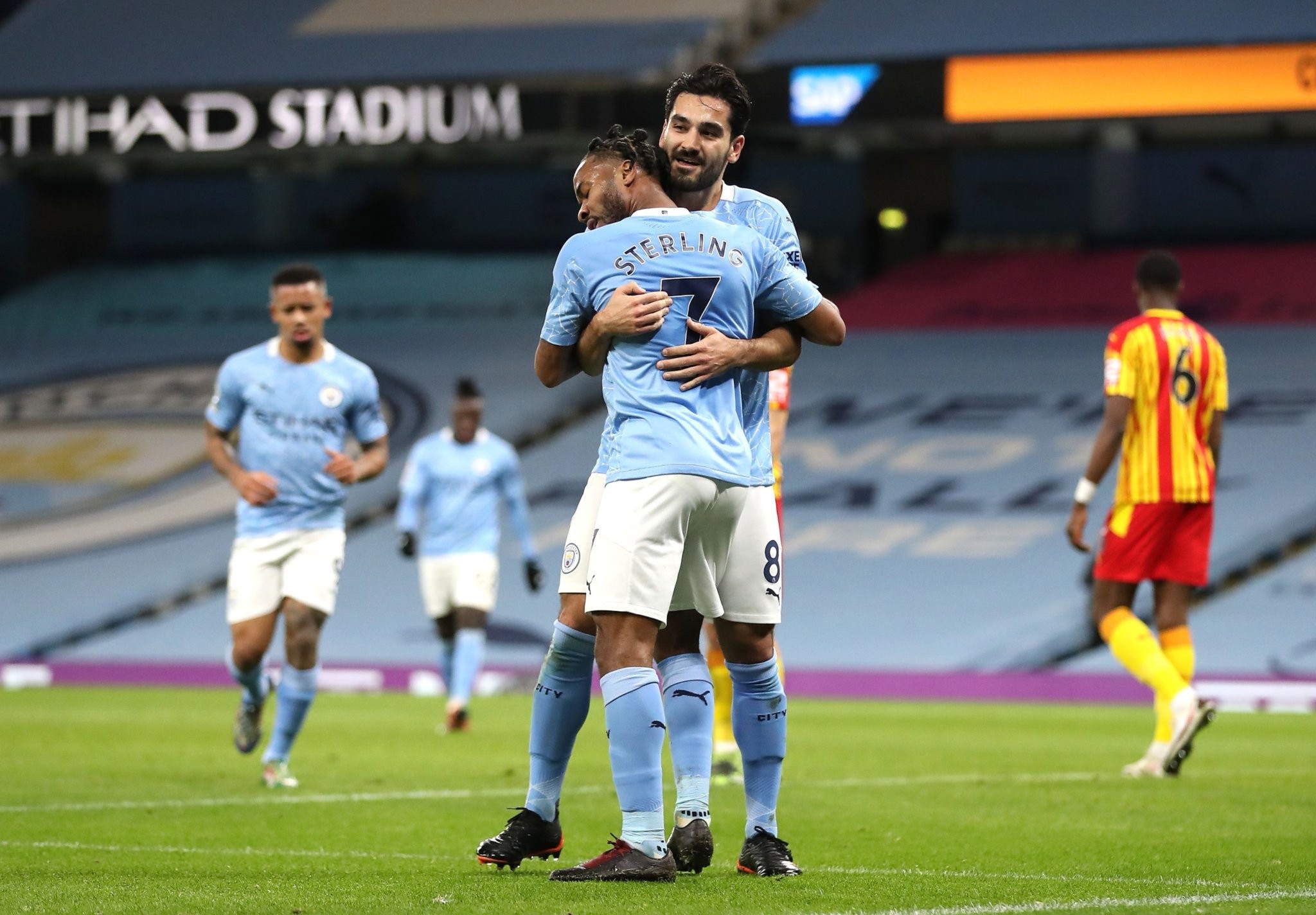 面对众多目 面对众多目